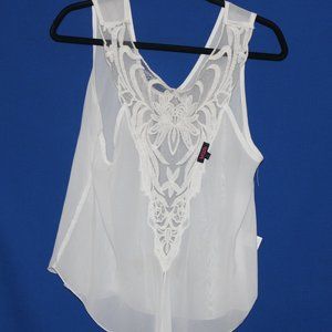 Thin Laced White Top